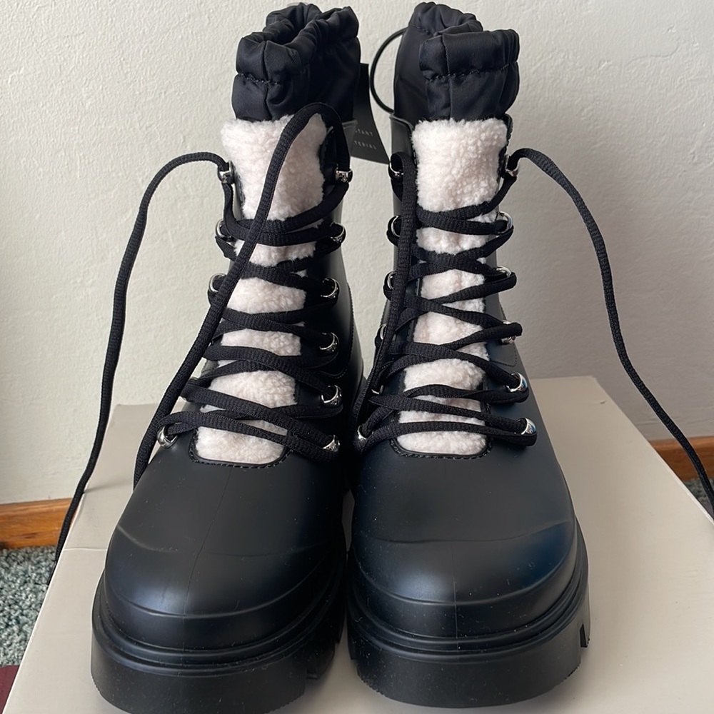 [NWT] Marc Fisher Waterproof Lace-Up Boot